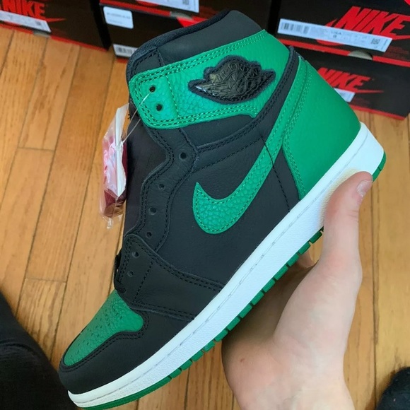 PineGreenXRetro1s - Picture 2 of 5